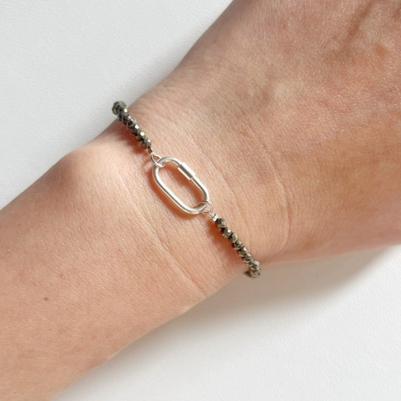 Bracelet de Cristal Empilable en Pyrite Ovale 2mm (Charme non inclus)
